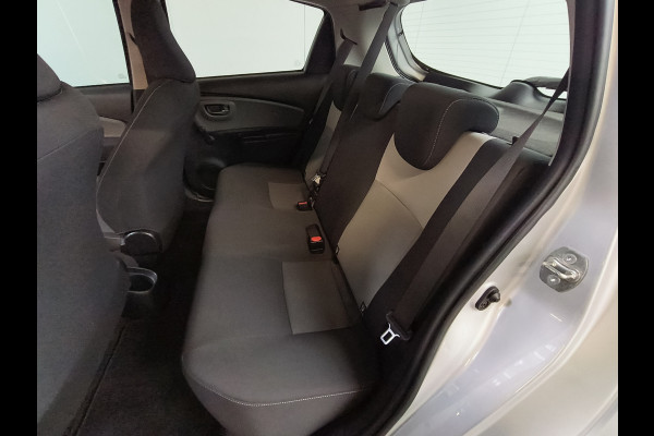 Toyota Yaris 1.0 VVT-i Active Rijklaar + 12 maanden Bovag-garantie Henk Jongen Auto's in Helmond,  al 50 jaar service zoals 't hoort!