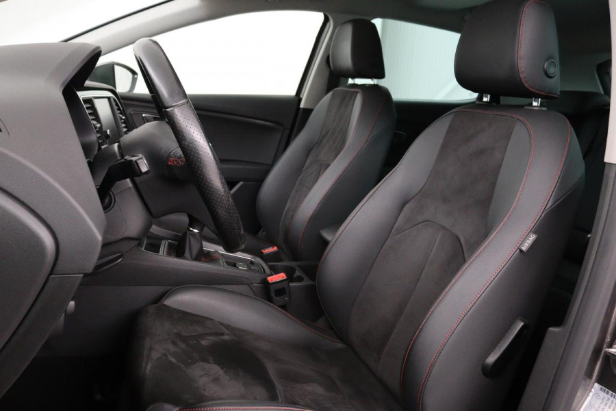 Seat Leon 1.4 TSI FR | Panoramadak | Stoelverwarming | Carplay | Sfeerverlichting | Navigatie | Leder/Alcantara | SEAT Sound | Climate control | Full LED | Parkeerhulp | Cruise control