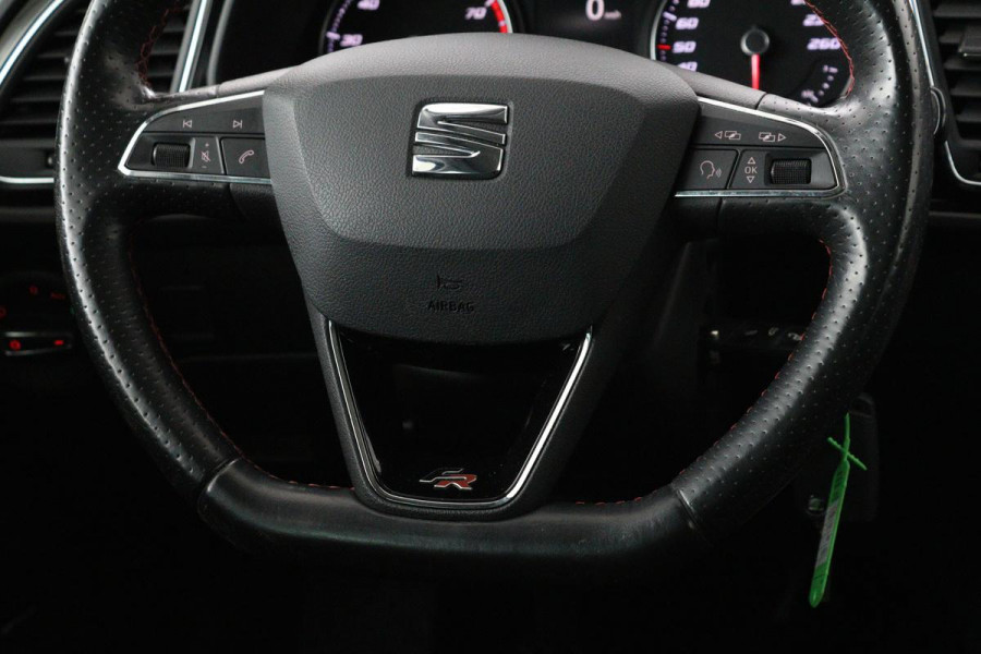 Seat Leon 1.4 TSI FR | Panoramadak | Stoelverwarming | Carplay | Sfeerverlichting | Navigatie | Leder/Alcantara | SEAT Sound | Climate control | Full LED | Parkeerhulp | Cruise control