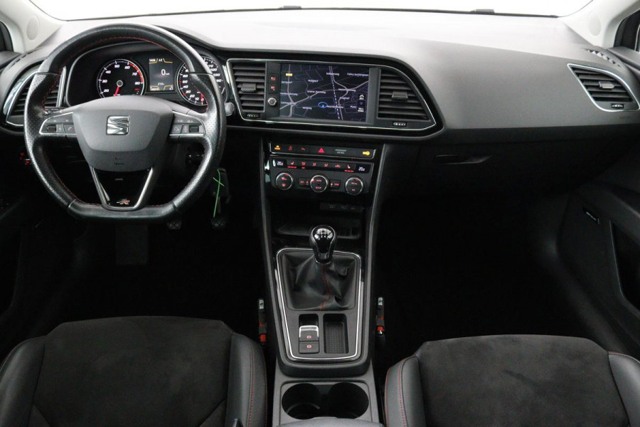 Seat Leon 1.4 TSI FR | Panoramadak | Stoelverwarming | Carplay | Sfeerverlichting | Navigatie | Leder/Alcantara | SEAT Sound | Climate control | Full LED | Parkeerhulp | Cruise control