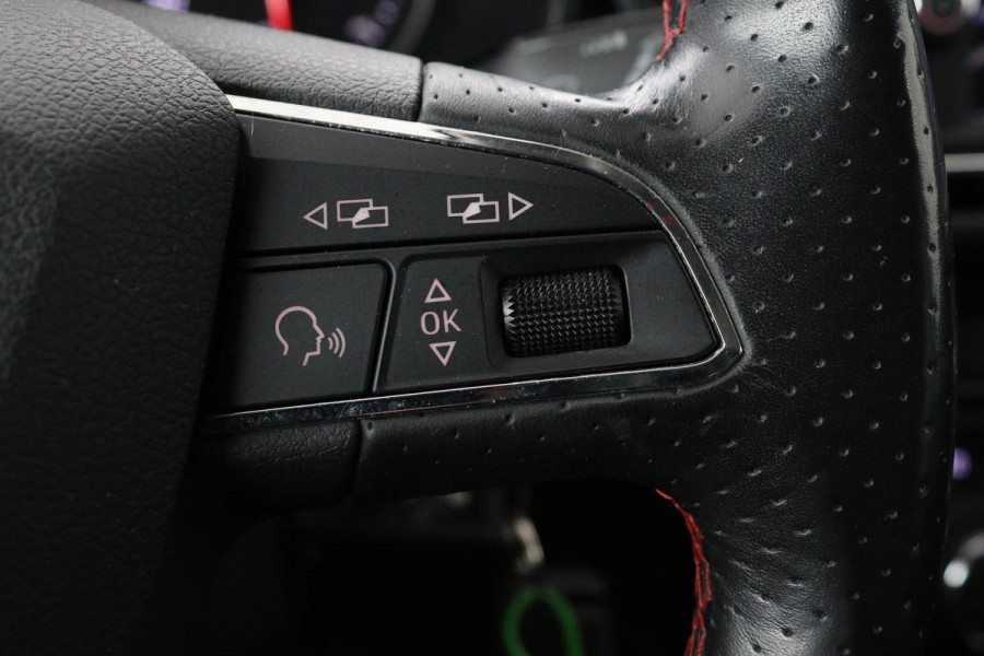 Seat Leon 1.4 TSI FR | Panoramadak | Stoelverwarming | Carplay | Sfeerverlichting | Navigatie | Leder/Alcantara | SEAT Sound | Climate control | Full LED | Parkeerhulp | Cruise control