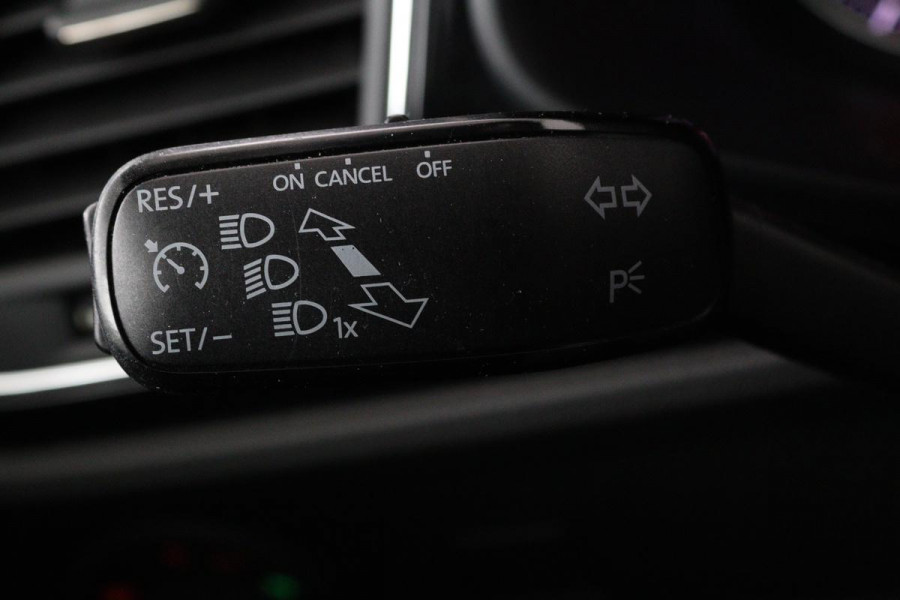 Seat Leon 1.4 TSI FR | Panoramadak | Stoelverwarming | Carplay | Sfeerverlichting | Navigatie | Leder/Alcantara | SEAT Sound | Climate control | Full LED | Parkeerhulp | Cruise control