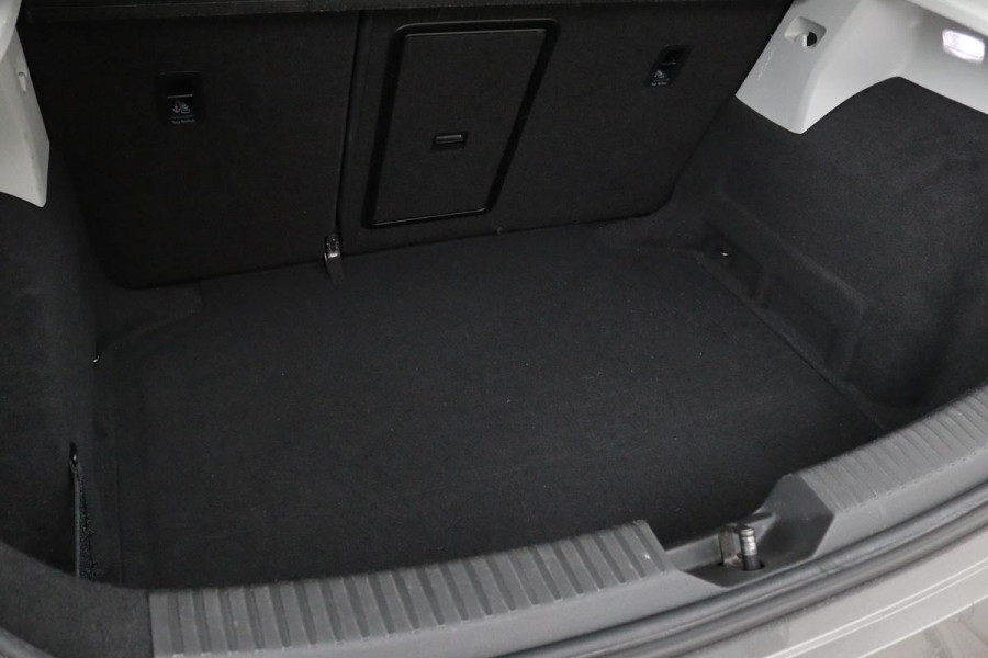 Seat Leon 1.4 TSI FR | Panoramadak | Stoelverwarming | Carplay | Sfeerverlichting | Navigatie | Leder/Alcantara | SEAT Sound | Climate control | Full LED | Parkeerhulp | Cruise control