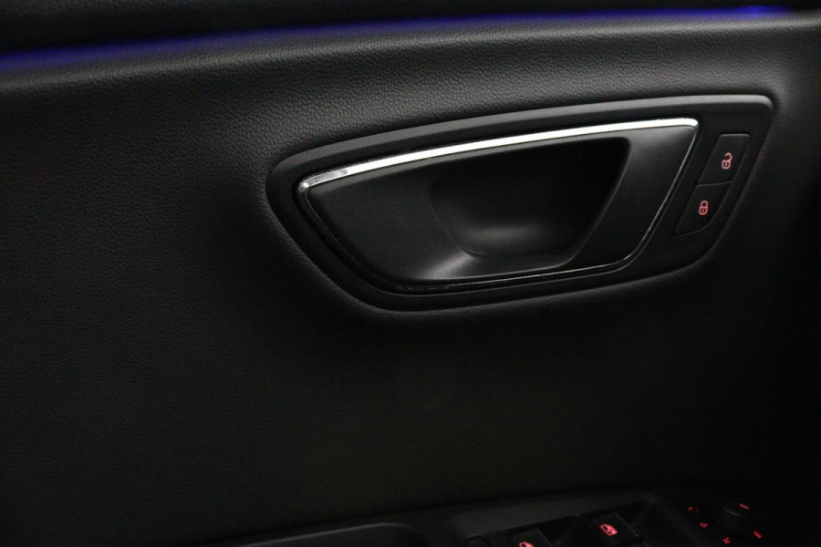 Seat Leon 1.4 TSI FR | Panoramadak | Stoelverwarming | Carplay | Sfeerverlichting | Navigatie | Leder/Alcantara | SEAT Sound | Climate control | Full LED | Parkeerhulp | Cruise control