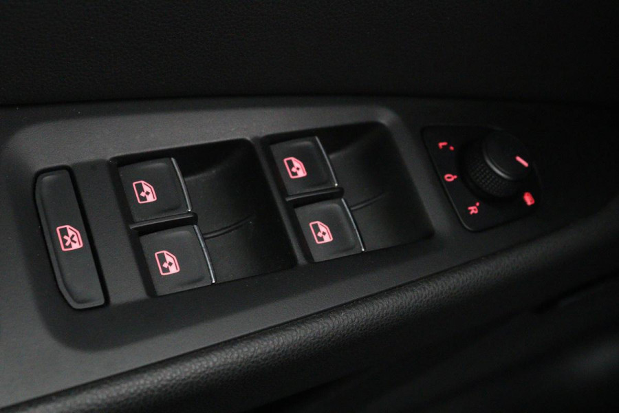 Seat Leon 1.4 TSI FR | Panoramadak | Stoelverwarming | Carplay | Sfeerverlichting | Navigatie | Leder/Alcantara | SEAT Sound | Climate control | Full LED | Parkeerhulp | Cruise control