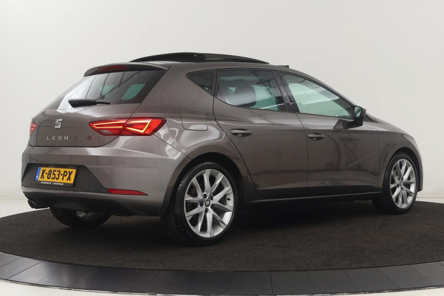 Seat Leon 1.4 TSI FR | Panoramadak | Stoelverwarming | Carplay | Sfeerverlichting | Navigatie | Leder/Alcantara | SEAT Sound | Climate control | Full LED | Parkeerhulp | Cruise control