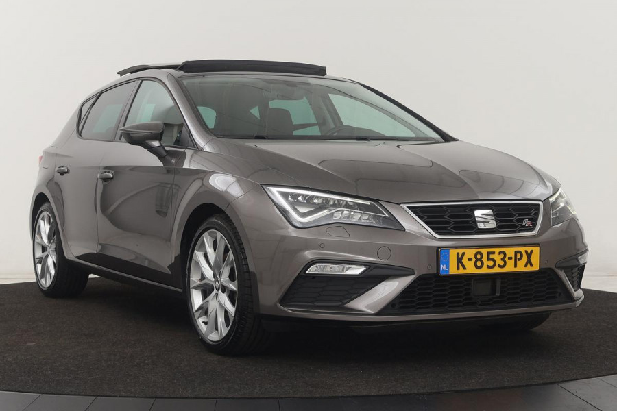 Seat Leon 1.4 TSI FR | Panoramadak | Stoelverwarming | Carplay | Sfeerverlichting | Navigatie | Leder/Alcantara | SEAT Sound | Climate control | Full LED | Parkeerhulp | Cruise control