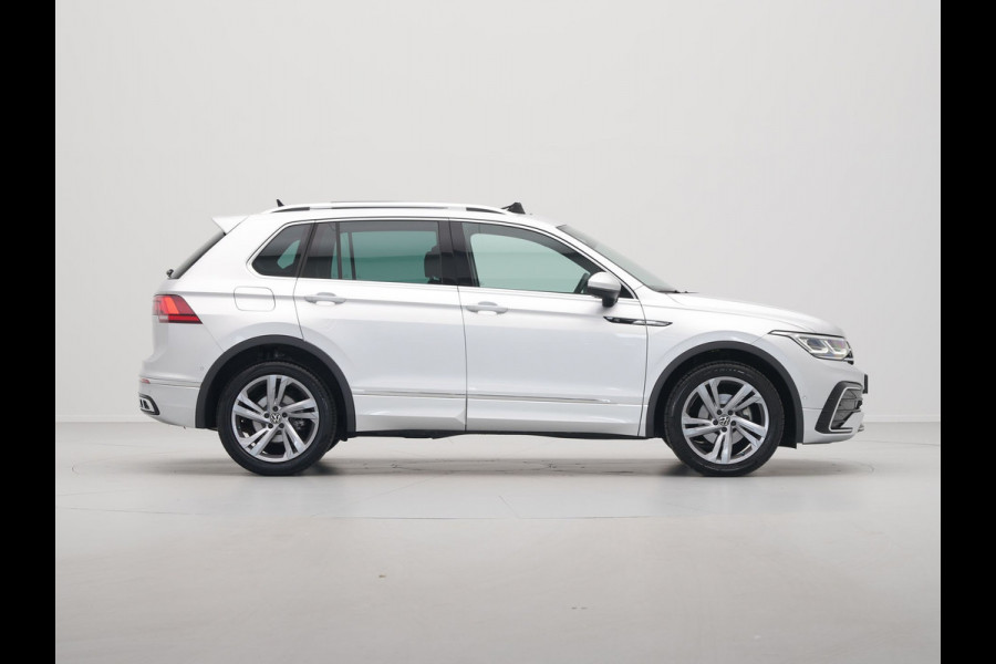 Volkswagen Tiguan 1.5 TSI 150pk DSG R-Line Panoramadak Navigatie Wegkl. trekhaak Camera