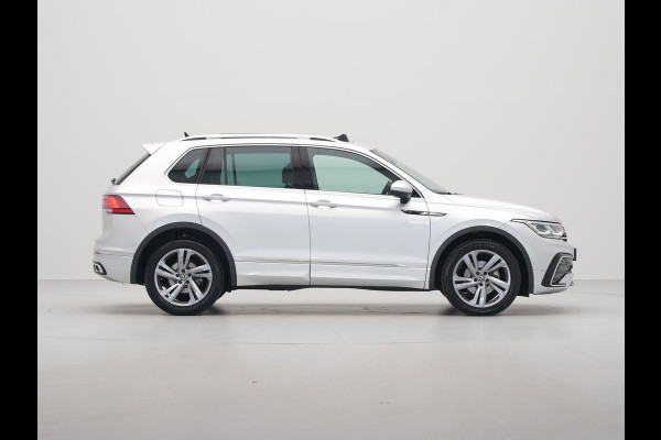 Volkswagen Tiguan 1.5 TSI 150pk DSG R-Line Panoramadak Navigatie Wegkl. trekhaak Camera