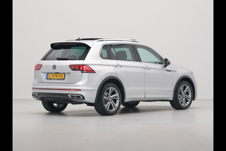 Volkswagen Tiguan 1.5 TSI 150pk DSG R-Line Panoramadak Navigatie Wegkl. trekhaak Camera