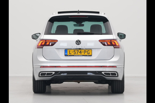 Volkswagen Tiguan 1.5 TSI 150pk DSG R-Line Panoramadak Navigatie Wegkl. trekhaak Camera