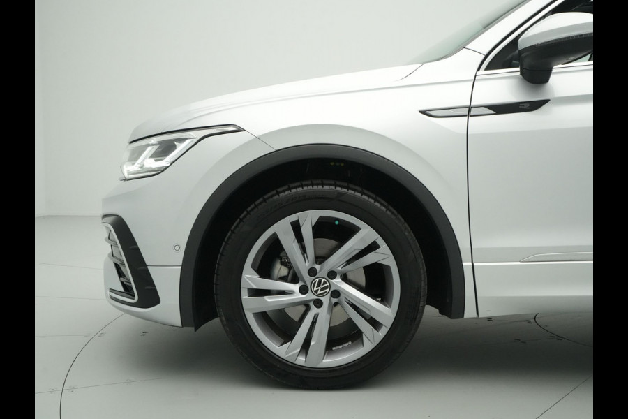 Volkswagen Tiguan 1.5 TSI 150pk DSG R-Line Panoramadak Navigatie Wegkl. trekhaak Camera