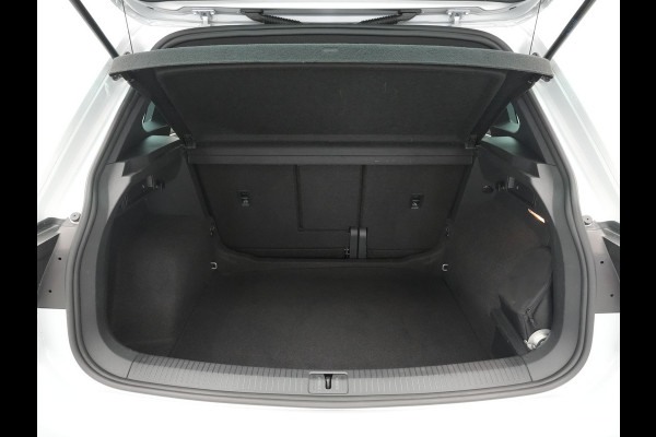 Volkswagen Tiguan 1.5 TSI 150pk DSG R-Line Panoramadak Navigatie Wegkl. trekhaak Camera