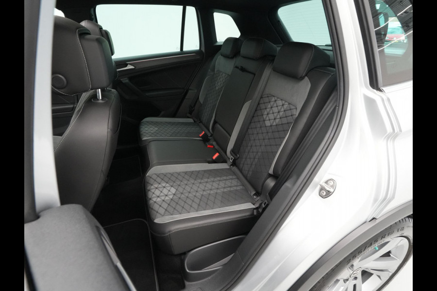Volkswagen Tiguan 1.5 TSI 150pk DSG R-Line Panoramadak Navigatie Wegkl. trekhaak Camera