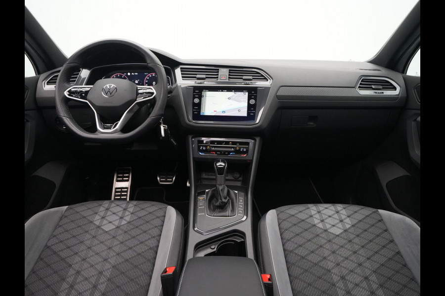 Volkswagen Tiguan 1.5 TSI 150pk DSG R-Line Panoramadak Navigatie Wegkl. trekhaak Camera
