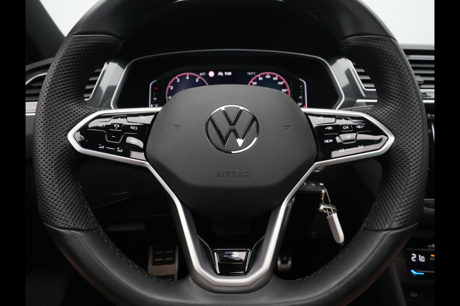 Volkswagen Tiguan 1.5 TSI 150pk DSG R-Line Panoramadak Navigatie Wegkl. trekhaak Camera