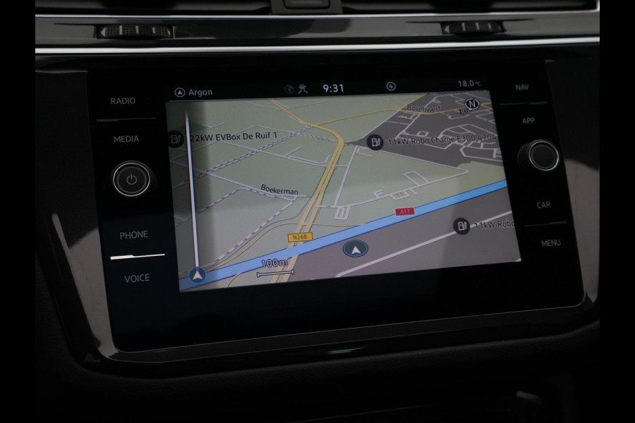 Volkswagen Tiguan 1.5 TSI 150pk DSG R-Line Panoramadak Navigatie Wegkl. trekhaak Camera