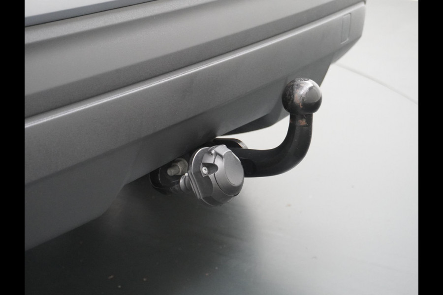 Audi Q2 35 TFSI S Edition TREKHAAK | LEDER | RIJKLAAR INCL. 12 MND. BOVAGGARANTIE