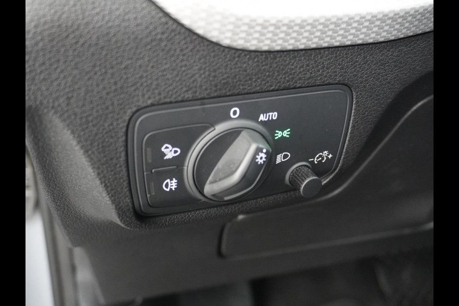 Audi Q2 35 TFSI S Edition TREKHAAK | LEDER | RIJKLAAR INCL. 12 MND. BOVAGGARANTIE