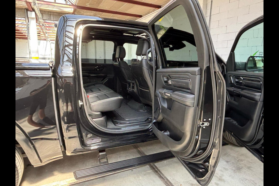 Dodge Ram 1500 Limited Night 5.7L 401pk LPG 4X4 360cam Head-up