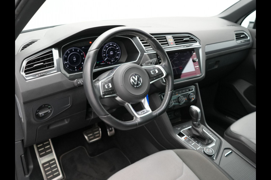 Volkswagen Tiguan 2.0 TSI 4Motion R-Line 220pk | Panodak | Trekhaak Afneembaar | Adaptive Cruise | 360 Camera | LED | Carplay | Stoelverwarming | 20'' L.M. |