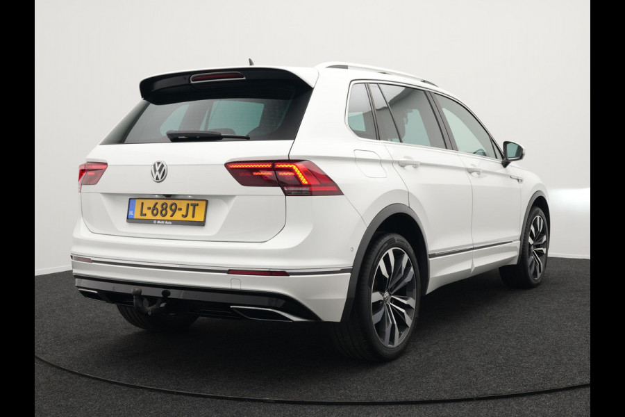 Volkswagen Tiguan 2.0 TSI 4Motion R-Line 220pk | Panodak | Trekhaak Afneembaar | Adaptive Cruise | 360 Camera | LED | Carplay | Stoelverwarming | 20'' L.M. |