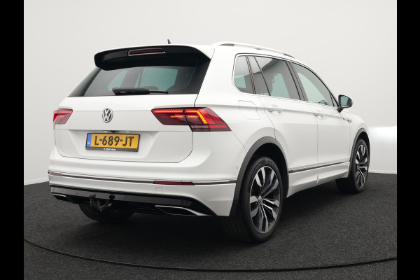 Volkswagen Tiguan 2.0 TSI 4Motion R-Line 220pk | Panodak | Trekhaak Afneembaar | Adaptive Cruise | 360 Camera | LED | Carplay | Stoelverwarming | 20'' L.M. |