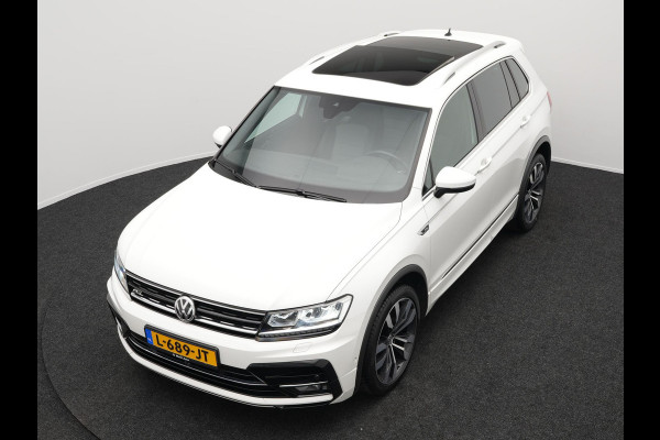 Volkswagen Tiguan 2.0 TSI 4Motion R-Line 220pk | Panodak | Trekhaak Afneembaar | Adaptive Cruise | 360 Camera | LED | Carplay | Stoelverwarming | 20'' L.M. |