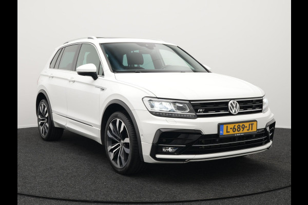 Volkswagen Tiguan 2.0 TSI 4Motion R-Line 220pk | Panodak | Trekhaak Afneembaar | Adaptive Cruise | 360 Camera | LED | Carplay | Stoelverwarming | 20'' L.M. |