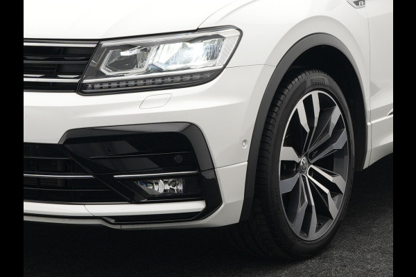 Volkswagen Tiguan 2.0 TSI 4Motion R-Line 220pk | Panodak | Trekhaak Afneembaar | Adaptive Cruise | 360 Camera | LED | Carplay | Stoelverwarming | 20'' L.M. |