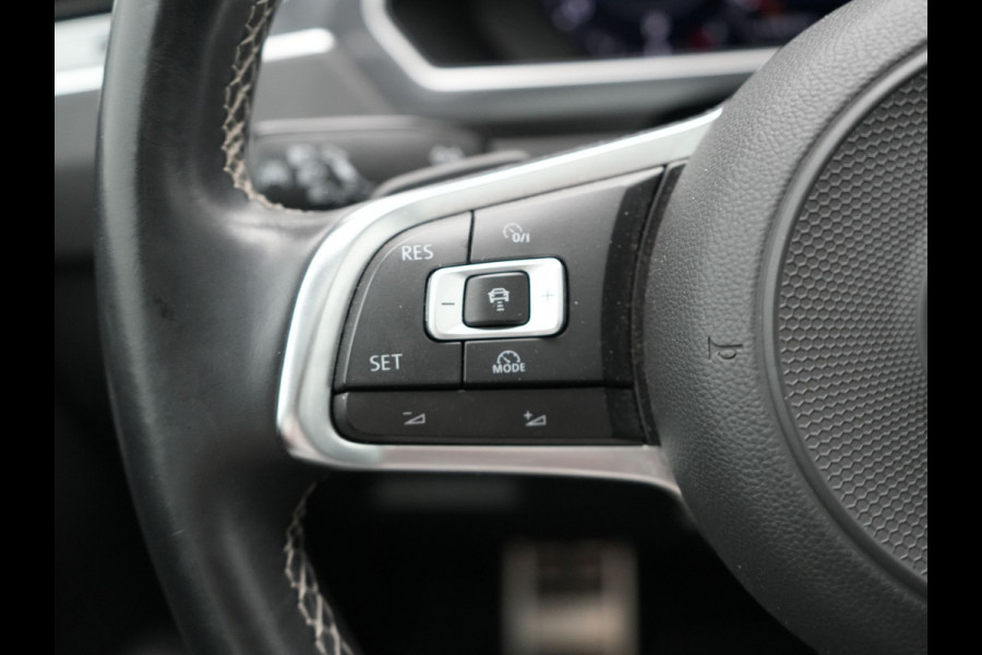 Volkswagen Tiguan 2.0 TSI 4Motion R-Line 220pk | Panodak | Trekhaak Afneembaar | Adaptive Cruise | 360 Camera | LED | Carplay | Stoelverwarming | 20'' L.M. |