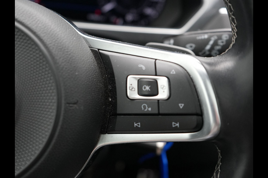 Volkswagen Tiguan 2.0 TSI 4Motion R-Line 220pk | Panodak | Trekhaak Afneembaar | Adaptive Cruise | 360 Camera | LED | Carplay | Stoelverwarming | 20'' L.M. |