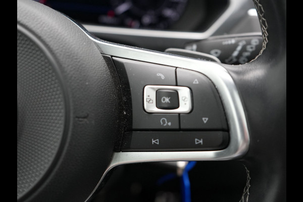Volkswagen Tiguan 2.0 TSI 4Motion R-Line 220pk | Panodak | Trekhaak Afneembaar | Adaptive Cruise | 360 Camera | LED | Carplay | Stoelverwarming | 20'' L.M. |