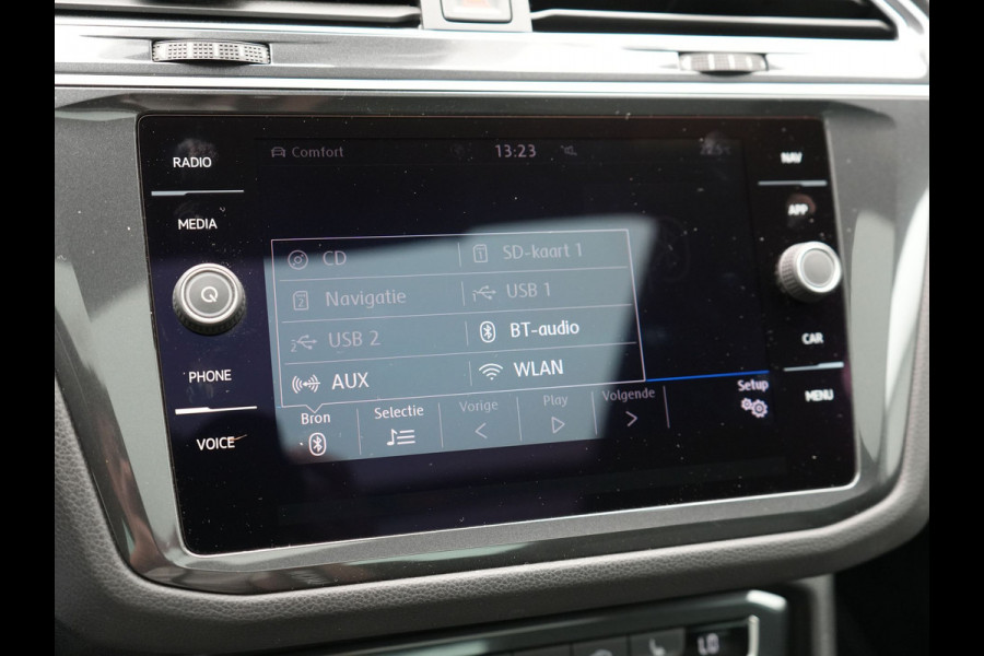 Volkswagen Tiguan 2.0 TSI 4Motion R-Line 220pk | Panodak | Trekhaak Afneembaar | Adaptive Cruise | 360 Camera | LED | Carplay | Stoelverwarming | 20'' L.M. |