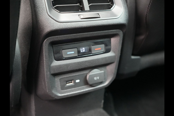 Volkswagen Tiguan 2.0 TSI 4Motion R-Line 220pk | Panodak | Trekhaak Afneembaar | Adaptive Cruise | 360 Camera | LED | Carplay | Stoelverwarming | 20'' L.M. |
