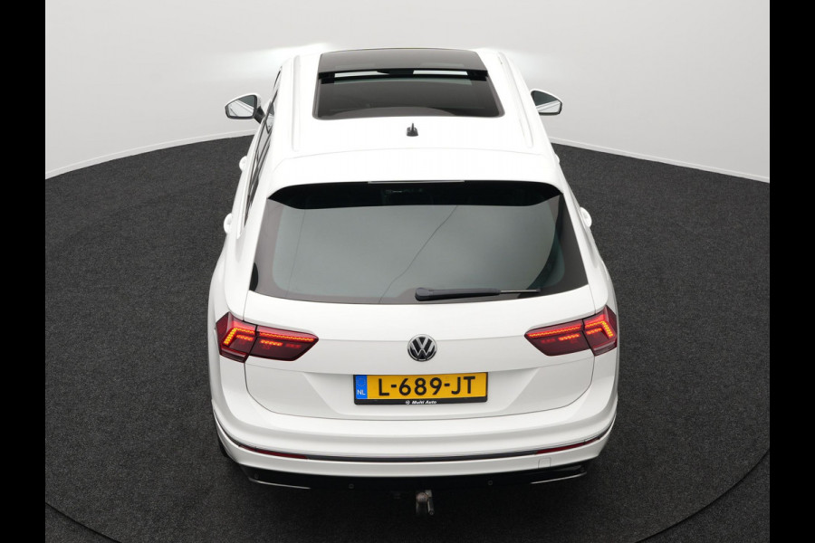 Volkswagen Tiguan 2.0 TSI 4Motion R-Line 220pk | Panodak | Trekhaak Afneembaar | Adaptive Cruise | 360 Camera | LED | Carplay | Stoelverwarming | 20'' L.M. |