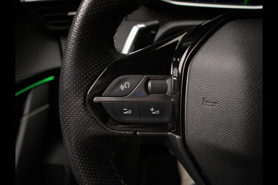 Peugeot 208 1.2 PureTech GT-Line (APPLE CARPLAY,NAVI,LED,SPORTSTOELEN,SFEER,CRUISE,CLIMATE,GETINT,CAMERA,3DVIEW,PDC,NETTESTAAT)