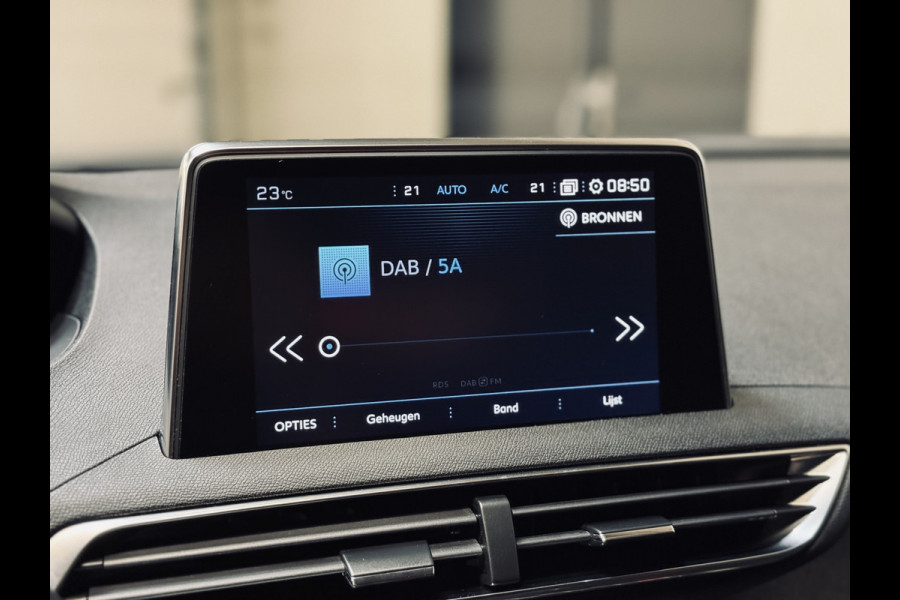 Peugeot 3008 1.2 PureTech Allure | Keyless | Camera | Navi