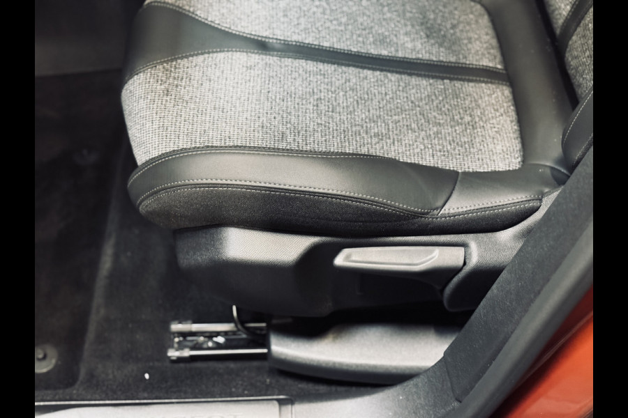 Peugeot 3008 1.2 PureTech Allure | Keyless | Camera | Navi