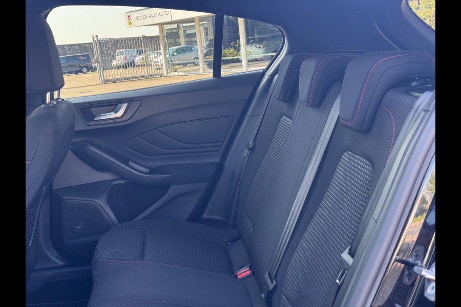 Ford Focus 1.0 EcoBoost ST-Line | Navi, Camera, ACC, Stoel+Stuurverw., Carplay/Android, DAB | Dealeronderhouden |