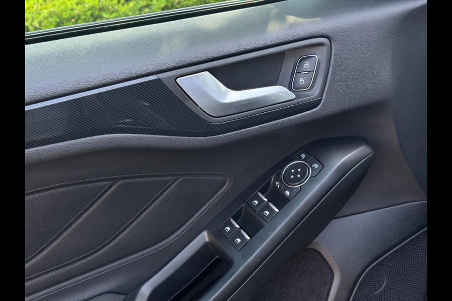 Ford Focus 1.0 EcoBoost ST-Line | Navi, Camera, ACC, Stoel+Stuurverw., Carplay/Android, DAB | Dealeronderhouden |