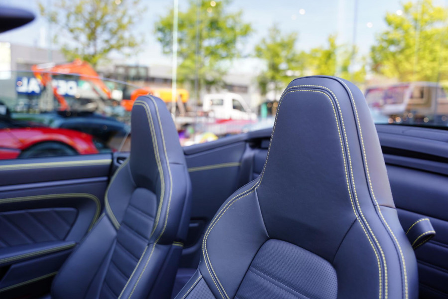 Porsche 911 Cabrio 3.0 Carrera GTS PTS Brewster Green Ceramic