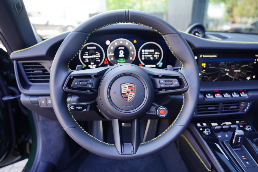 Porsche 911 Cabrio 3.0 Carrera GTS PTS Brewster Green Ceramic