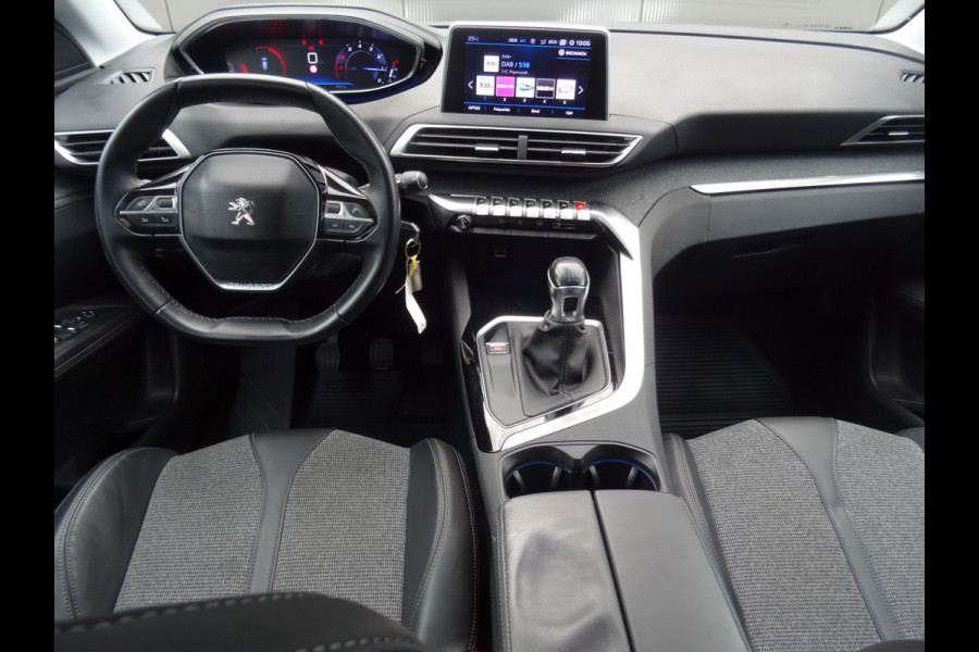 Peugeot 3008 1.2 PureTech Allure * CARPAY * 19 INCH !!