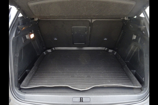 Peugeot 3008 1.2 PureTech Allure * CARPAY * 19 INCH !!
