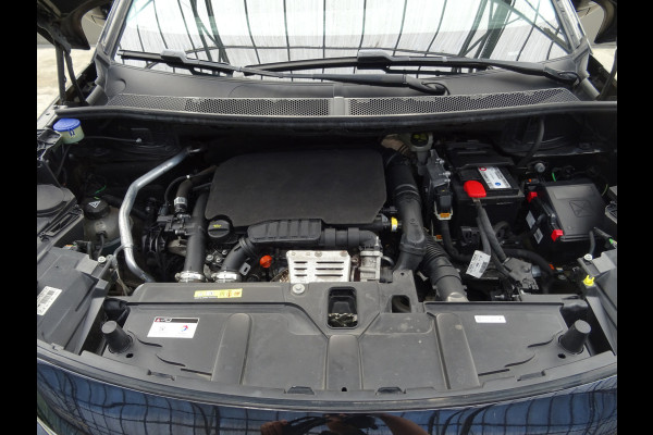Peugeot 3008 1.2 PureTech Allure * CARPAY * 19 INCH !!