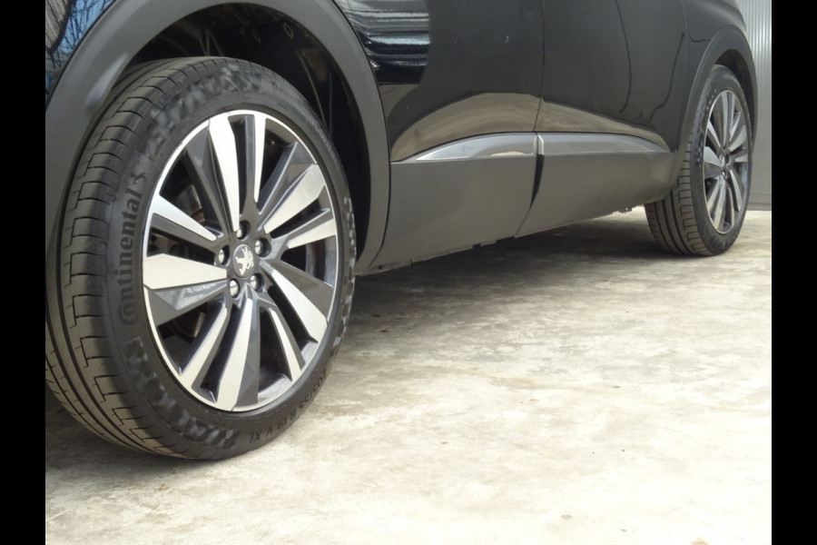 Peugeot 3008 1.2 PureTech Allure * CARPAY * 19 INCH !!
