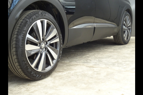 Peugeot 3008 1.2 PureTech Allure * CARPAY * 19 INCH !!