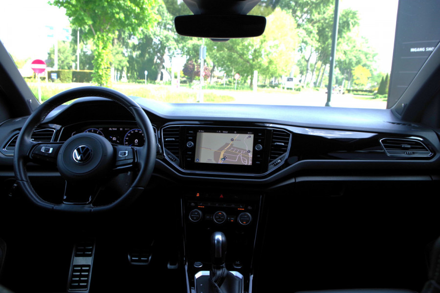 Volkswagen T-Roc 2.0 TSI 4Motion R 300 PK, Panoramadak, Akrapovic, DCC, 19" Pretoria, Beats Audio, Elek. Trekhaak, Camera,