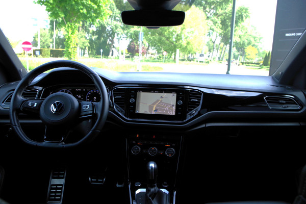 Volkswagen T-Roc 2.0 TSI 4Motion R 300 PK, Panoramadak, Akrapovic, DCC, 19" Pretoria, Beats Audio, Elek. Trekhaak, Camera,